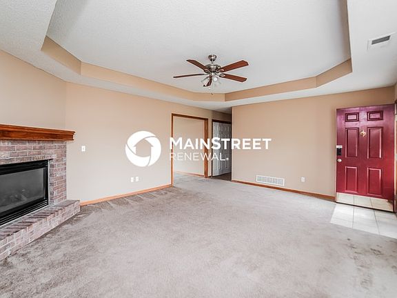 5th image of 715 Country Ln