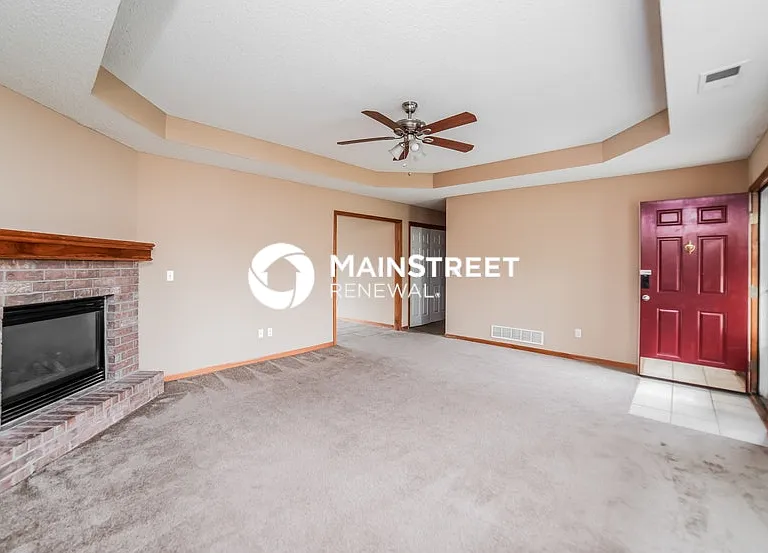 715 Country Ln — Photo 6
