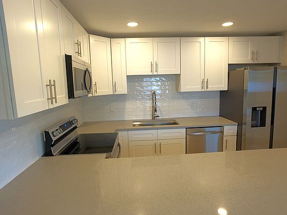 4th image of 123 San Remo Blvd
