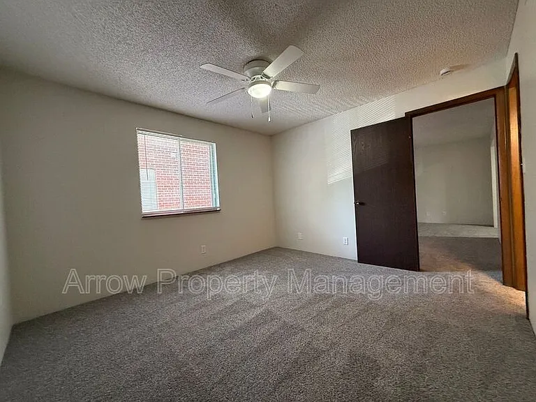 1421 D St #8 — Photo 9
