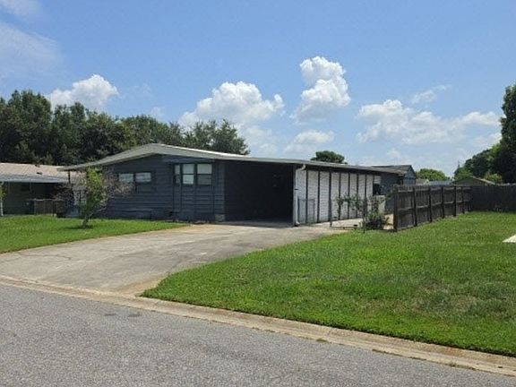 3rd image of 2301 Temple Ln