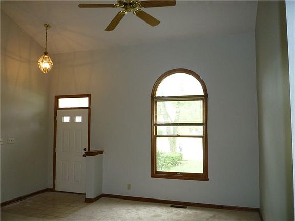 4th image of 7555 Allenwood Ct