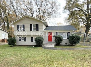 6216 Bridlewood Ln, Charlotte, NC 28215