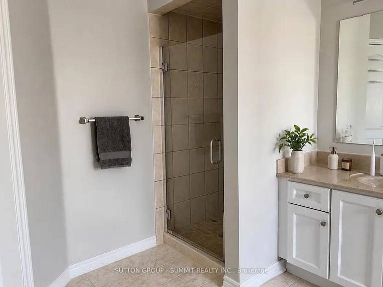 910 Knotty Pine Grv — Photo 11