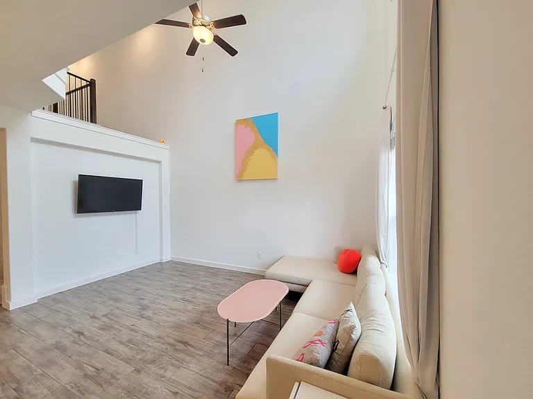 3913 Crown Ave — Photo 4
