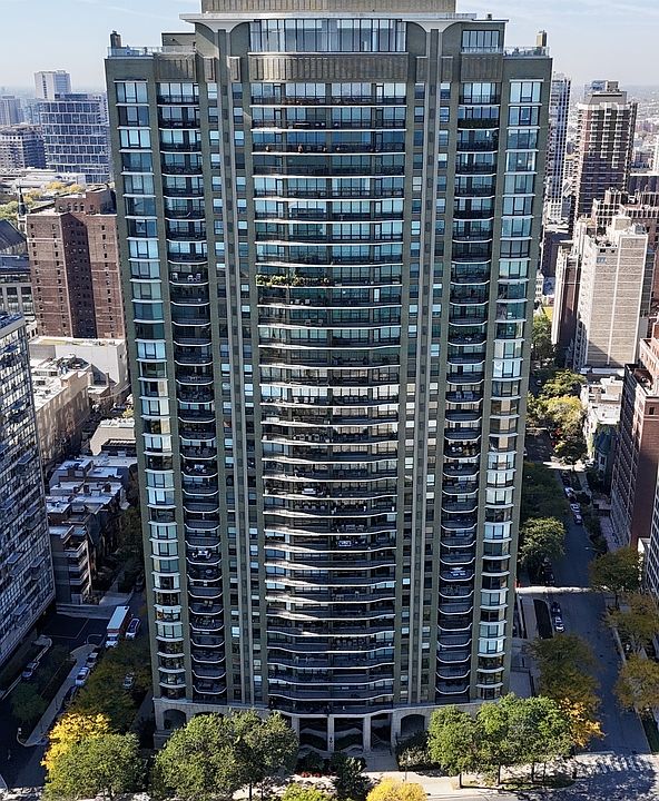 1st image of 1040 N Lake Shore Dr APT 28A