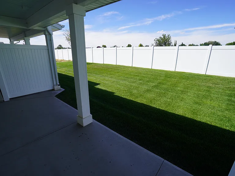3 bed, 2.5 bath, 1385 sqft, $1,845 — Photo 6