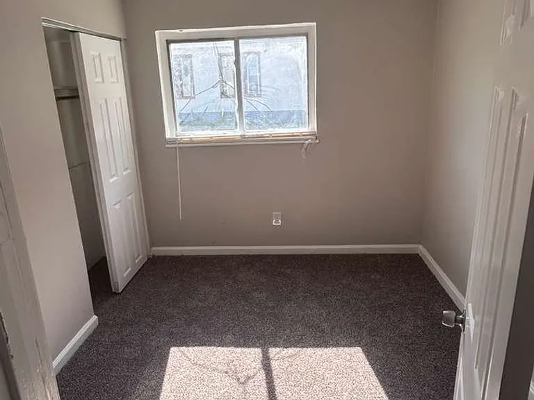 738 Adams St — Photo 8