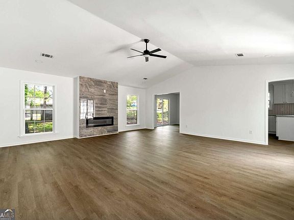 4th image of 2254 Lisbon Ln