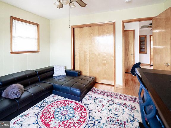 5th image of 10 Frederick Ave