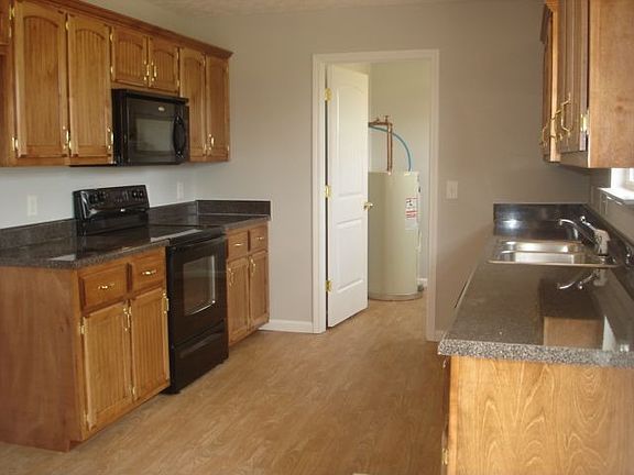 Kitchen/Laundry Room