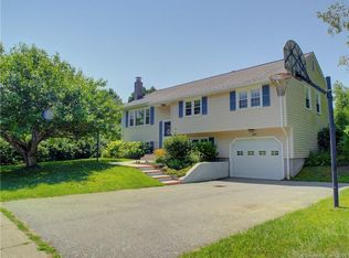 297 Judson Ave, Groton, CT 06355