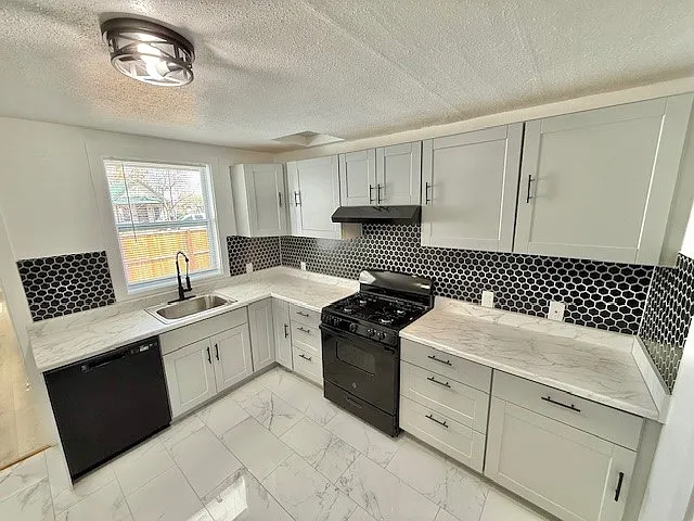 4711 Grant St — Photo 11