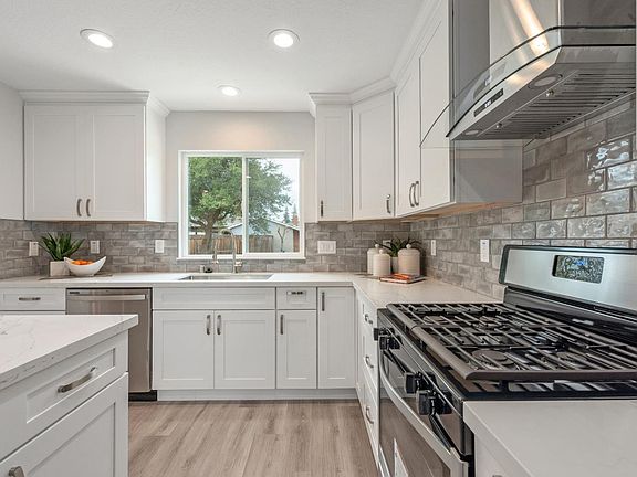 5th image of 5172 Emiline Dr