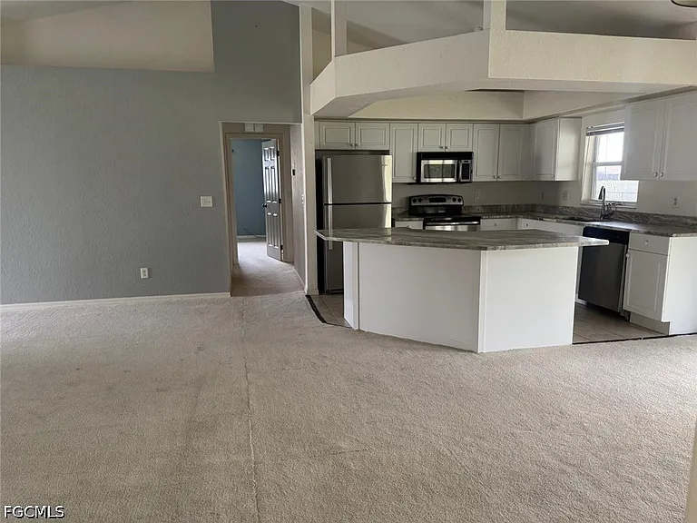 2227 SW 5th Ave — Photo 6