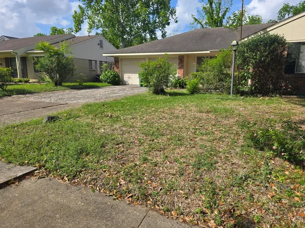 5714 Bankside Dr, Houston, TX 77096