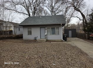 412 38th Street Pl, Sioux City, IA 51104