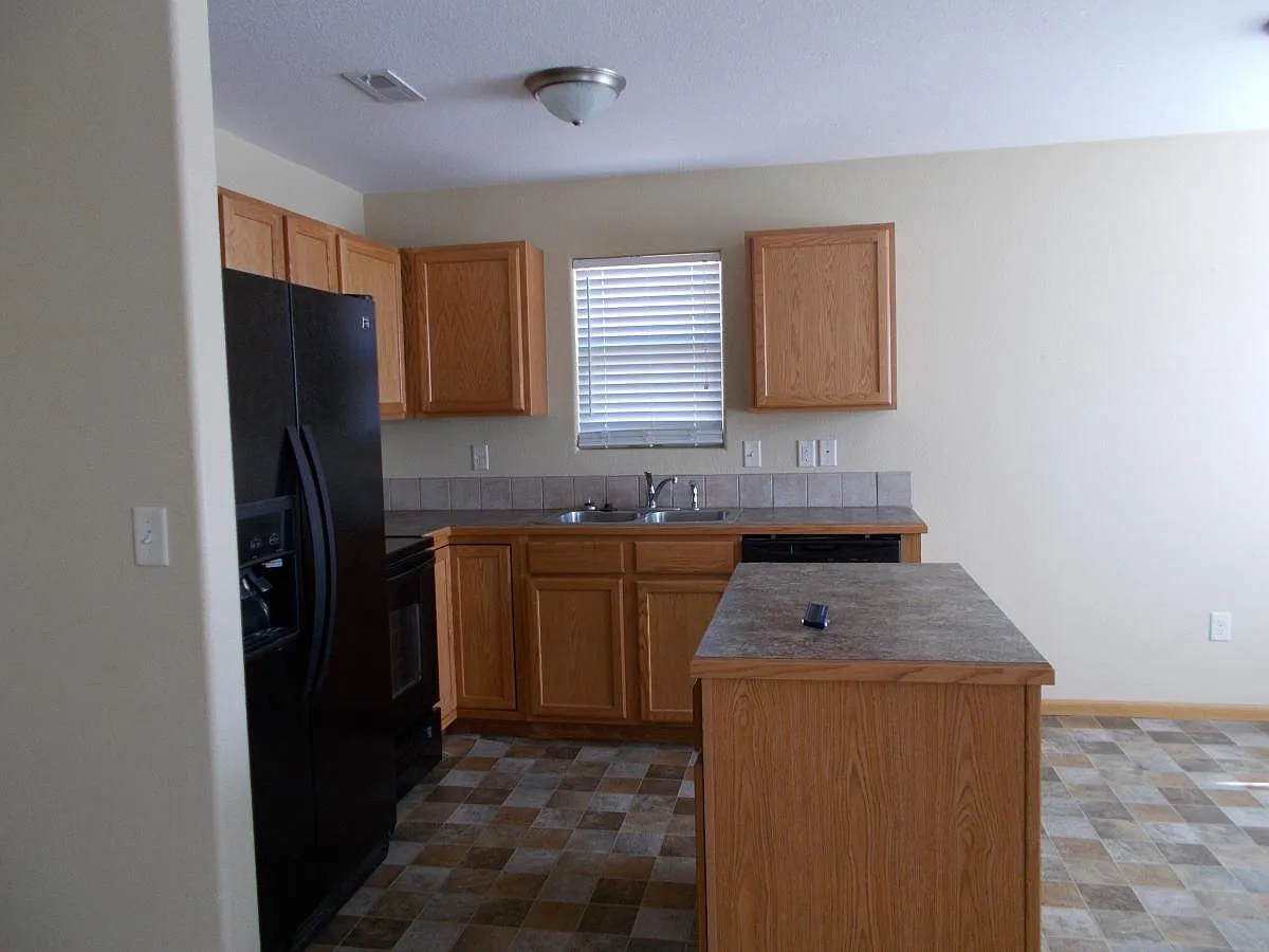 2 bed, 800 sqft, $850 — Photo 3