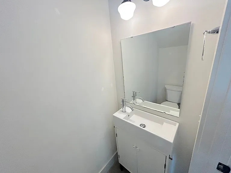 1212 E Broad St — Photo 9