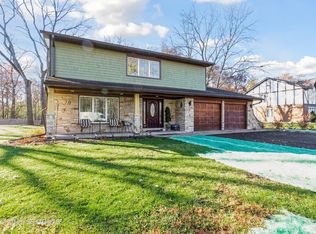 267 E County Line Rd, Barrington, IL 60010