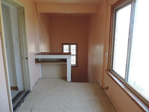 5th image of 309 28th Ave