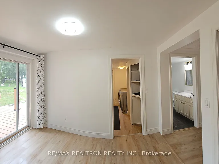 23 Ella St S — Photo 9