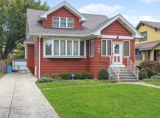 380 Herrick Rd, Riverside, IL 60546