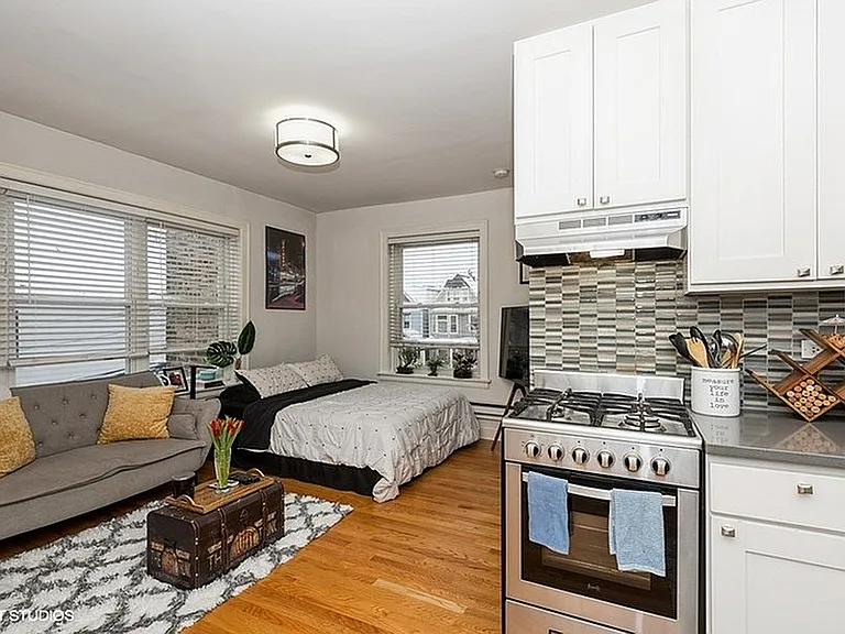 4105 N Damen — Photo 19