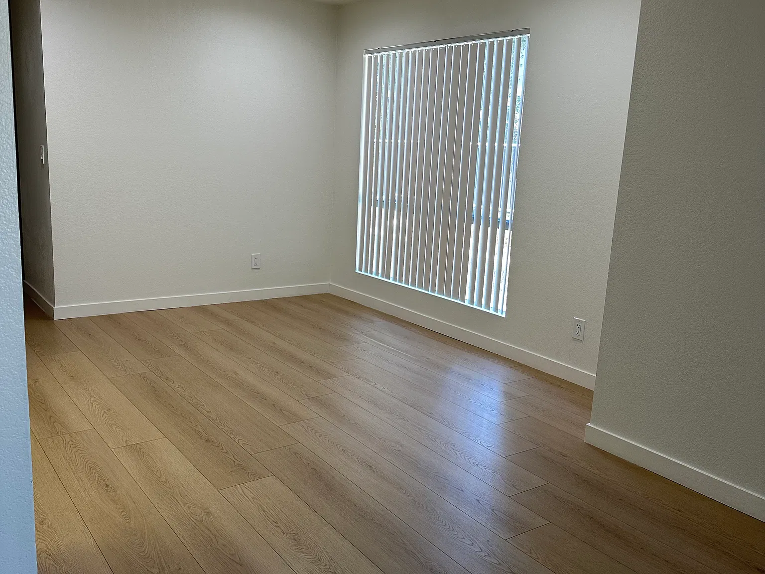 2 bed, 2.5 bath, 900 sqft, $3,000 — Photo 4