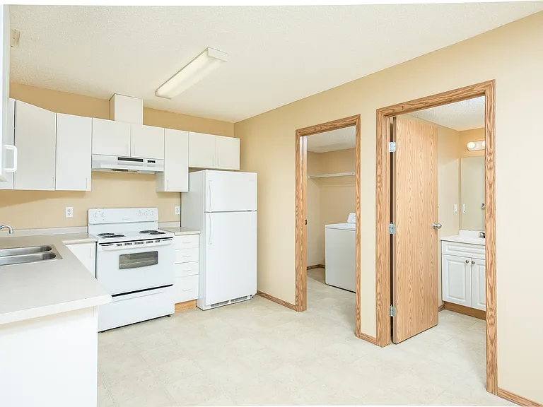 100 Jordan Pkwy — Photo 22