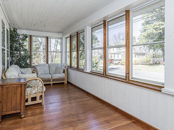 4th image of 713 Radnor Ave