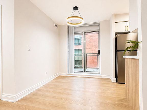 5th image of 75 King William Cres #804