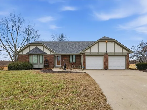 26418 S Freedom Rd, Harrisonville, MO 64701