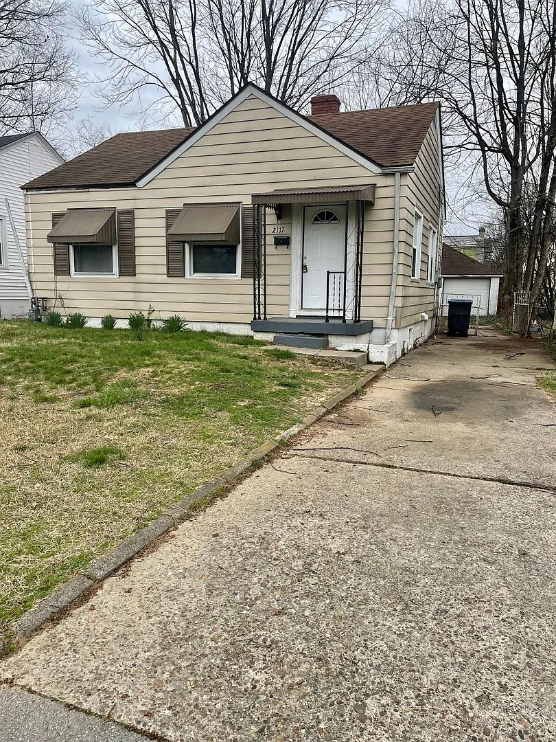 2117 Ratcliffe Ave photo 1