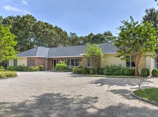 6 Oakwood Ct, Wainscott, NY 11975