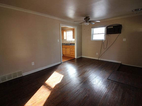 4th image of 7521 Katherine St