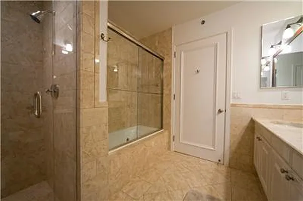 Sold by LG Fairmont Group | media 4