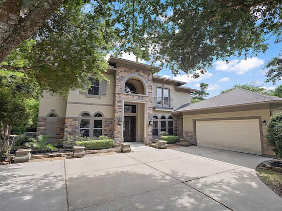 3rd image of 1303 Blantyre Way