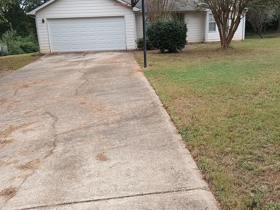 1st image of 120 Rosewood Dr