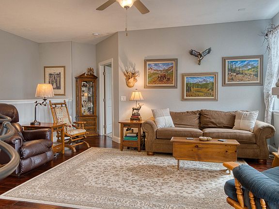 5th image of 110 Villa Way