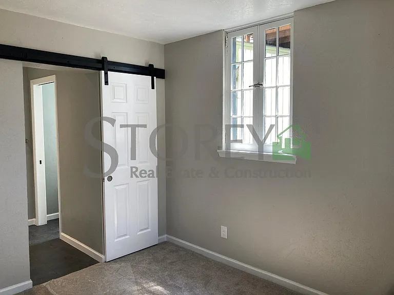 Attached full-bath to main level bedroom