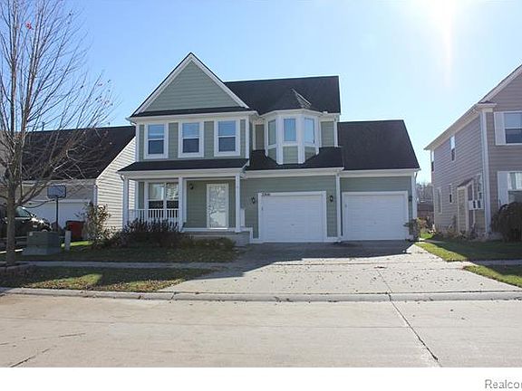 2nd image of 32616 Creekview St