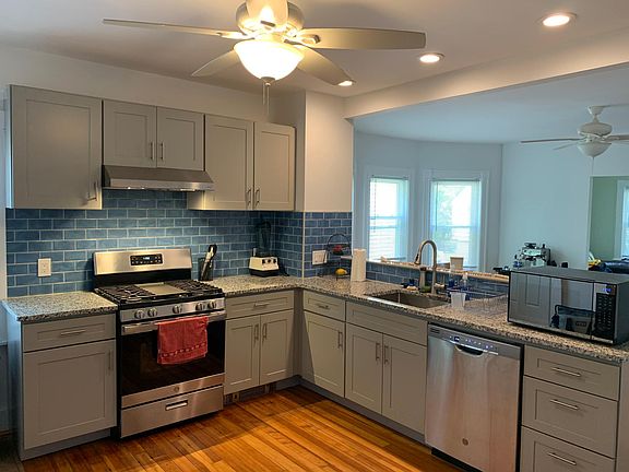 2nd image of 20 Lincoln Ave #2