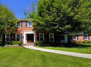 8814 Roundhill Rd, Cincinnati, OH 45236