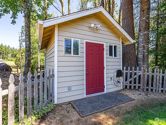 2nd image of 220 Alderwood Drive
