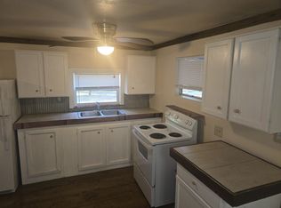 687 E Main St, Bronson, FL 32621