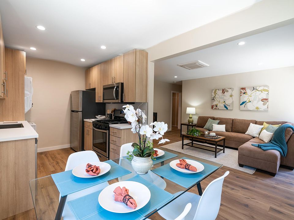1st image of 419 W Queen St #1