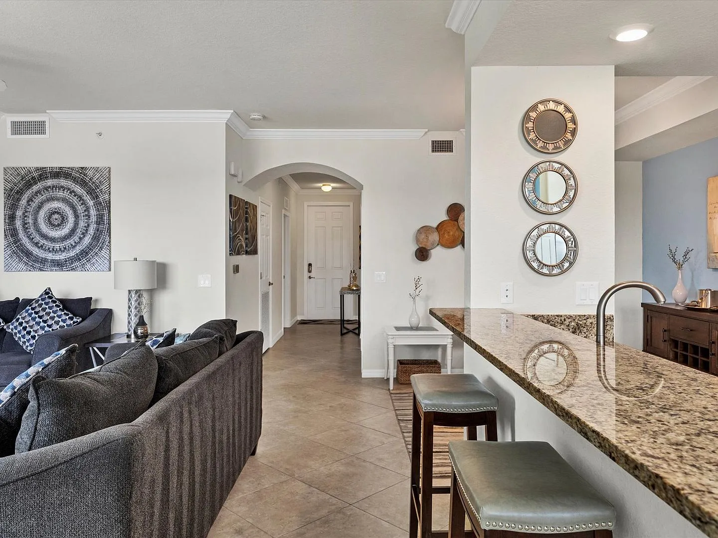 Turnkey Furnished Short Term Rental — Photo 4