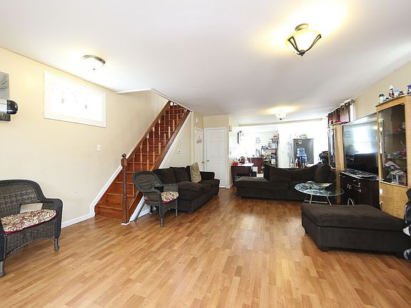 5th image of 10837 174th St