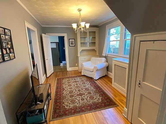 5th image of 1711 Claremont Ave